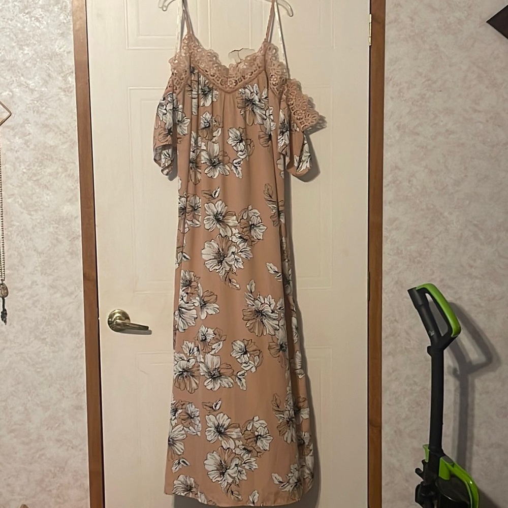 Blu Pepper maxi dress, size large, NWT